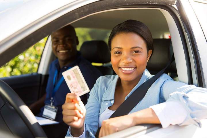 Formation complète au permis voiture et voiturette.